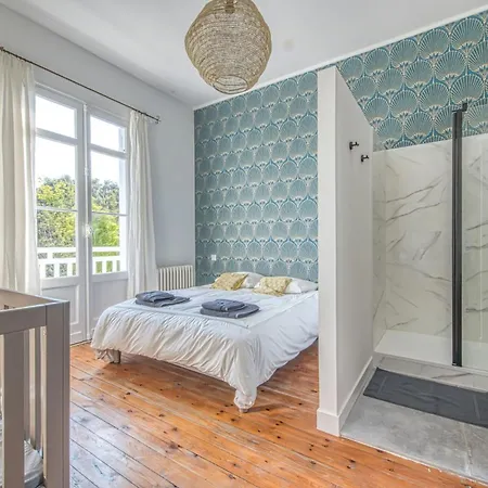 Historic In With Heated Pool 펜션 아르카숑