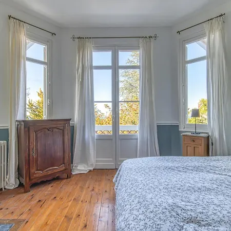 Historic In With Heated Pool * 아르카숑