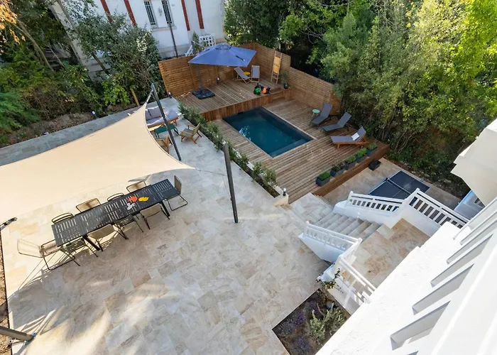 Historic In With Heated Pool 아르카숑